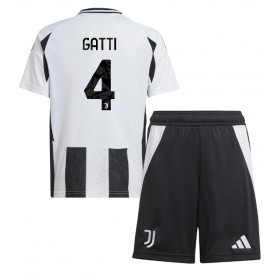 Juventus Federico Gatti #4 Hjemme skjorte til barn 2024-25 Kortermet (+ korte bukser)